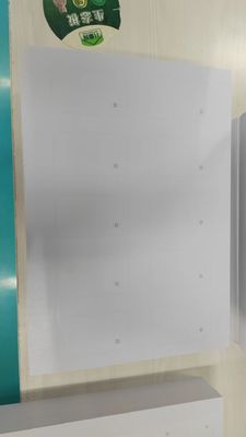 بطاقات ذكية من نوع PVC RFID مقطوعة / أوراق Prelam لإنتاج بطاقات RFID A4 IC Fudad F08 Chip