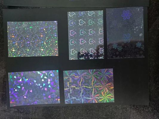 0.08ملم ملفوفة بـ PVC ملفوفة بـ Vicat نقطة ترطيب C ≥76±2 فيلم هولوغرام لمنتجات البطاقات