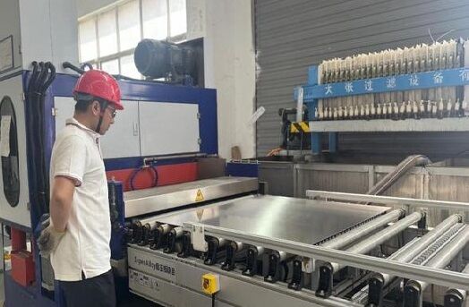 ألواح فولاذية تصفيح CCL يابانية عالية الدقة من سبائك الصلب NAS للضغط الساخن على صفائح النحاس المغطاة