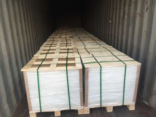 سطح طويل التراكب PVC نظيف وسطح التسطيح مع قوة تقشير ممتازة
