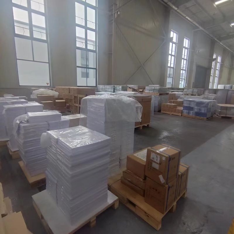 نطاق سميك 0.12-0.76mm بطاقة PVC الأساسية الطباعة المضادة على البلاستيك لسلسلة كاملة من إنتاج طابعات المضادة