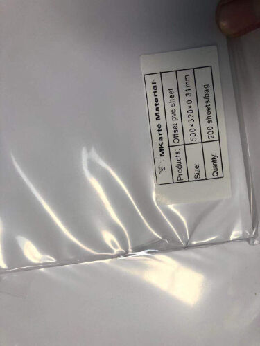 ورقة PVC قابلة للطباعة بالنافثة للحبر باللون الأبيض بسمك 0.3 مم مع قوة تقشير قوية لإنتاج البطاقات الذكية